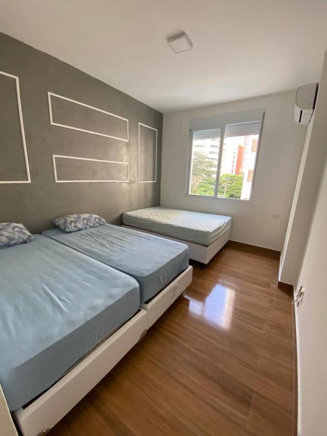 Apartment Pitangueiras 50 Metros Da Praia. Guaruja